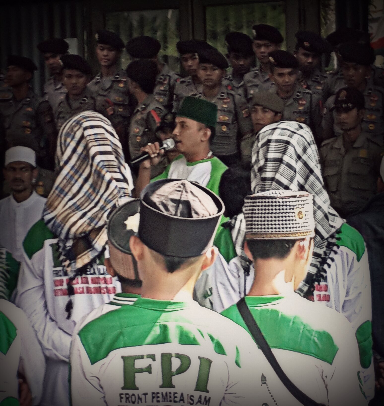 Massa FPI Menduduki Pendopo Ciamis. (JAI Ciamis)