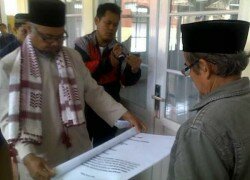 Ahmadiyah Ciamis Buka Segel Masjid